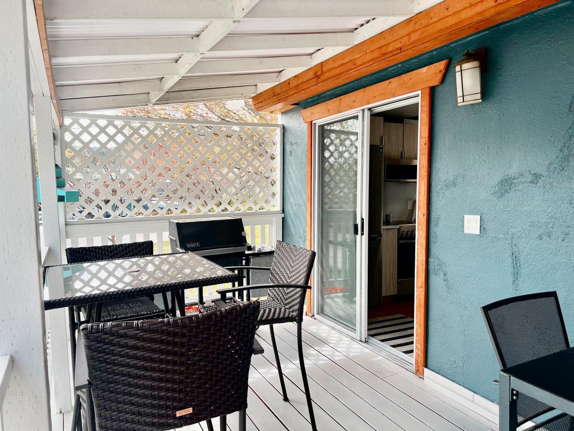 Peachland Beach Resort 외부 사진