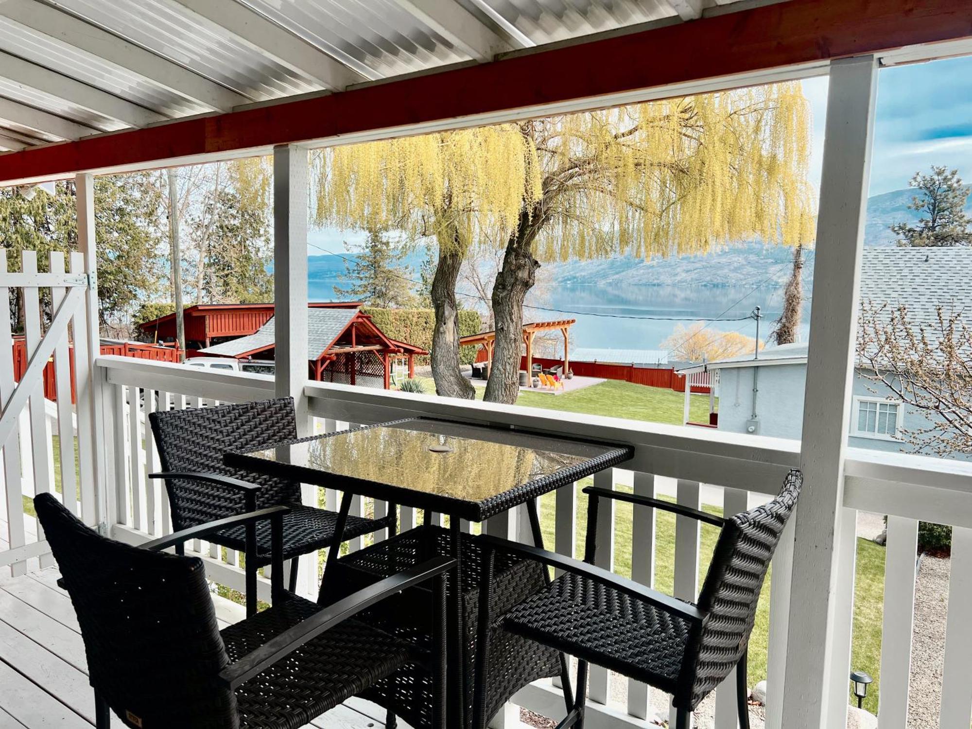 Peachland Beach Resort 외부 사진