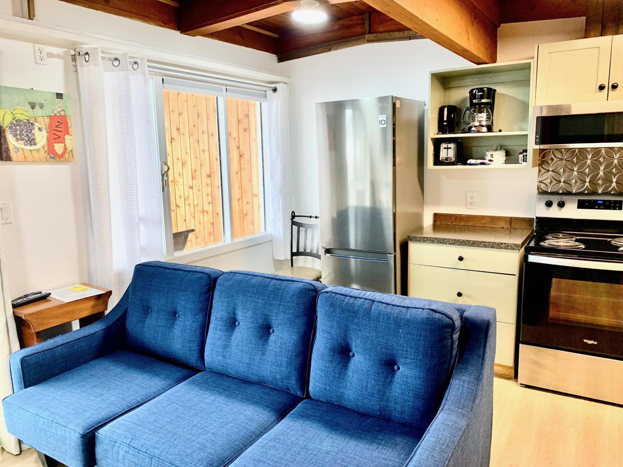 Peachland Beach Resort 외부 사진