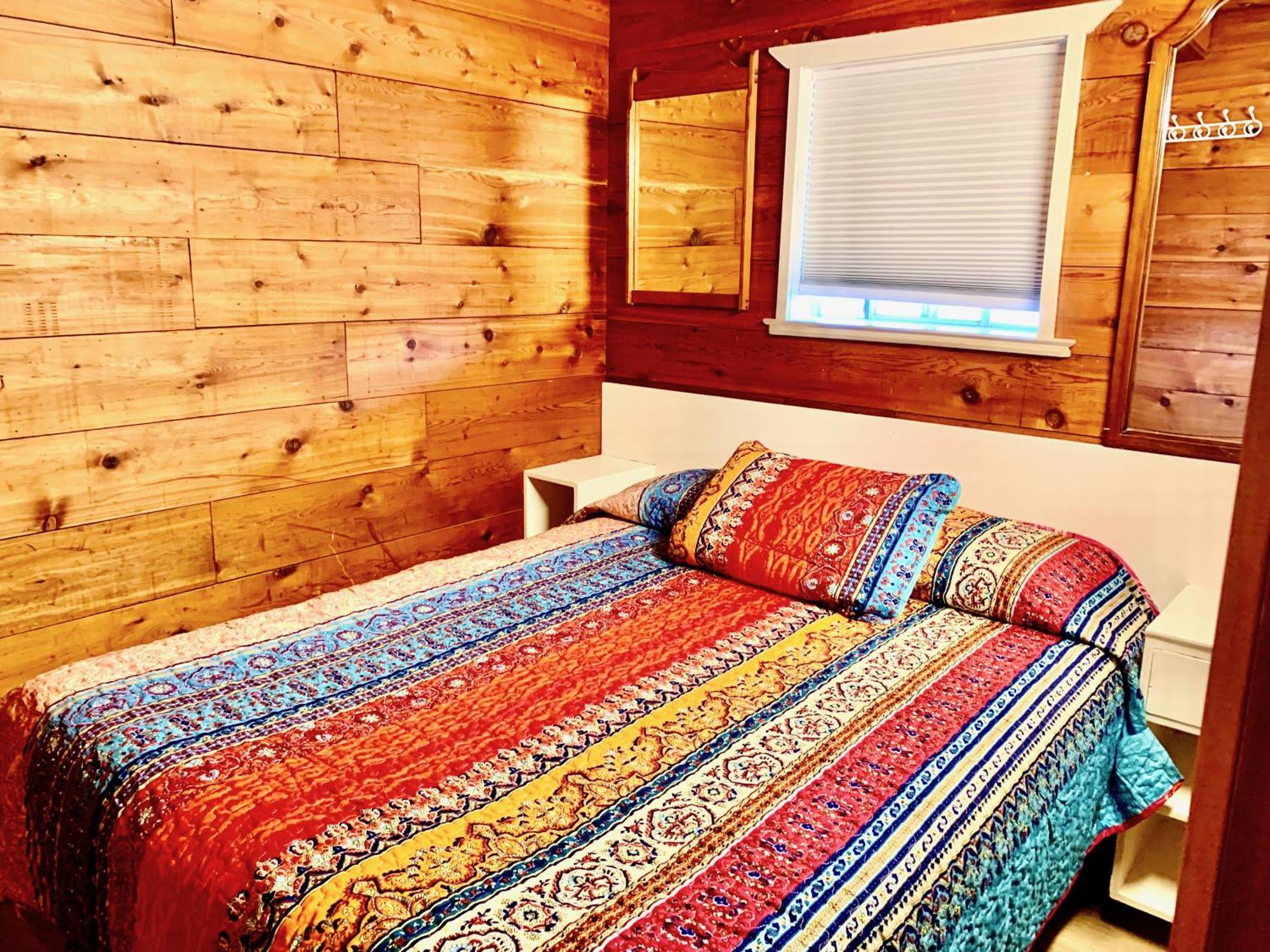 Peachland Beach Resort 외부 사진