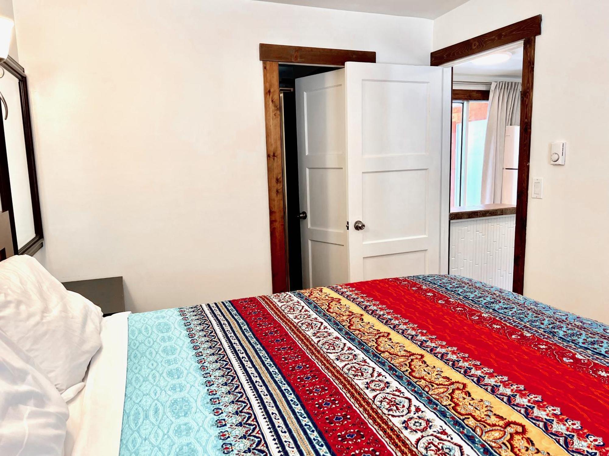 Peachland Beach Resort 외부 사진