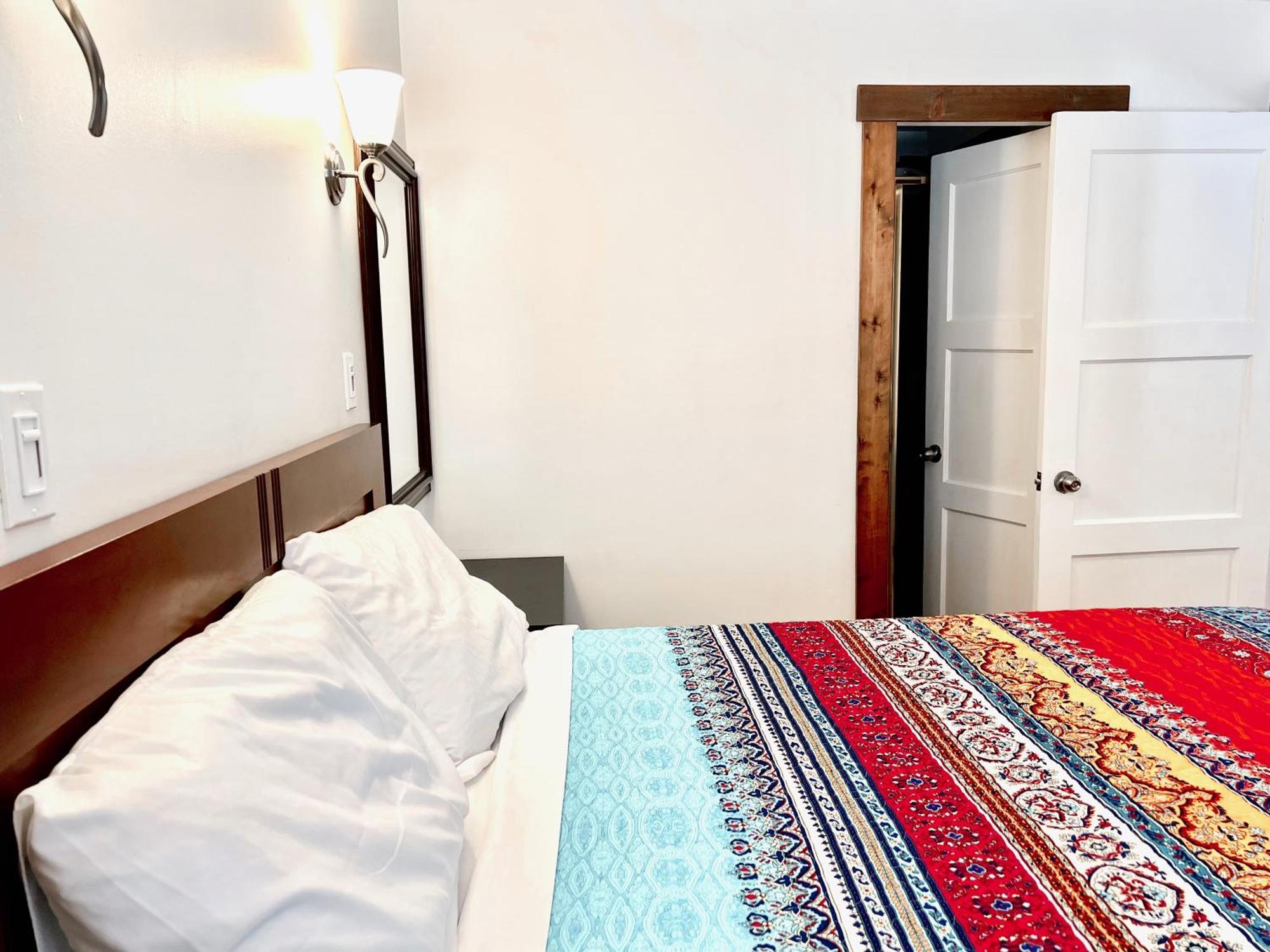 Peachland Beach Resort 외부 사진