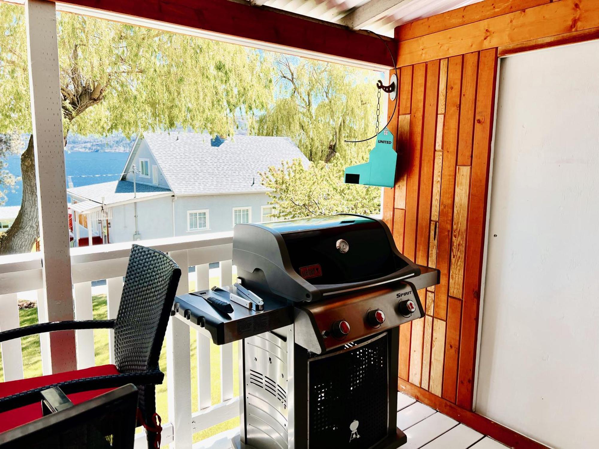Peachland Beach Resort 외부 사진