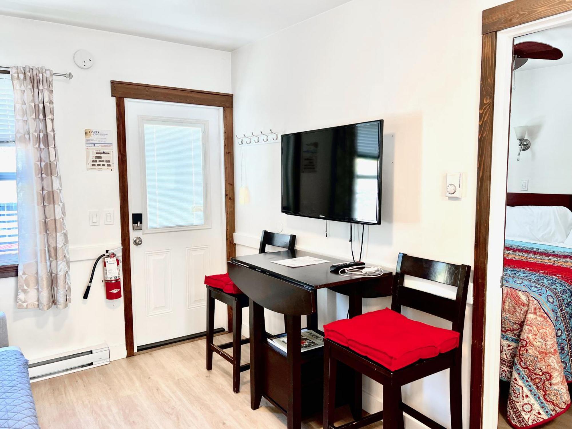 Peachland Beach Resort 외부 사진