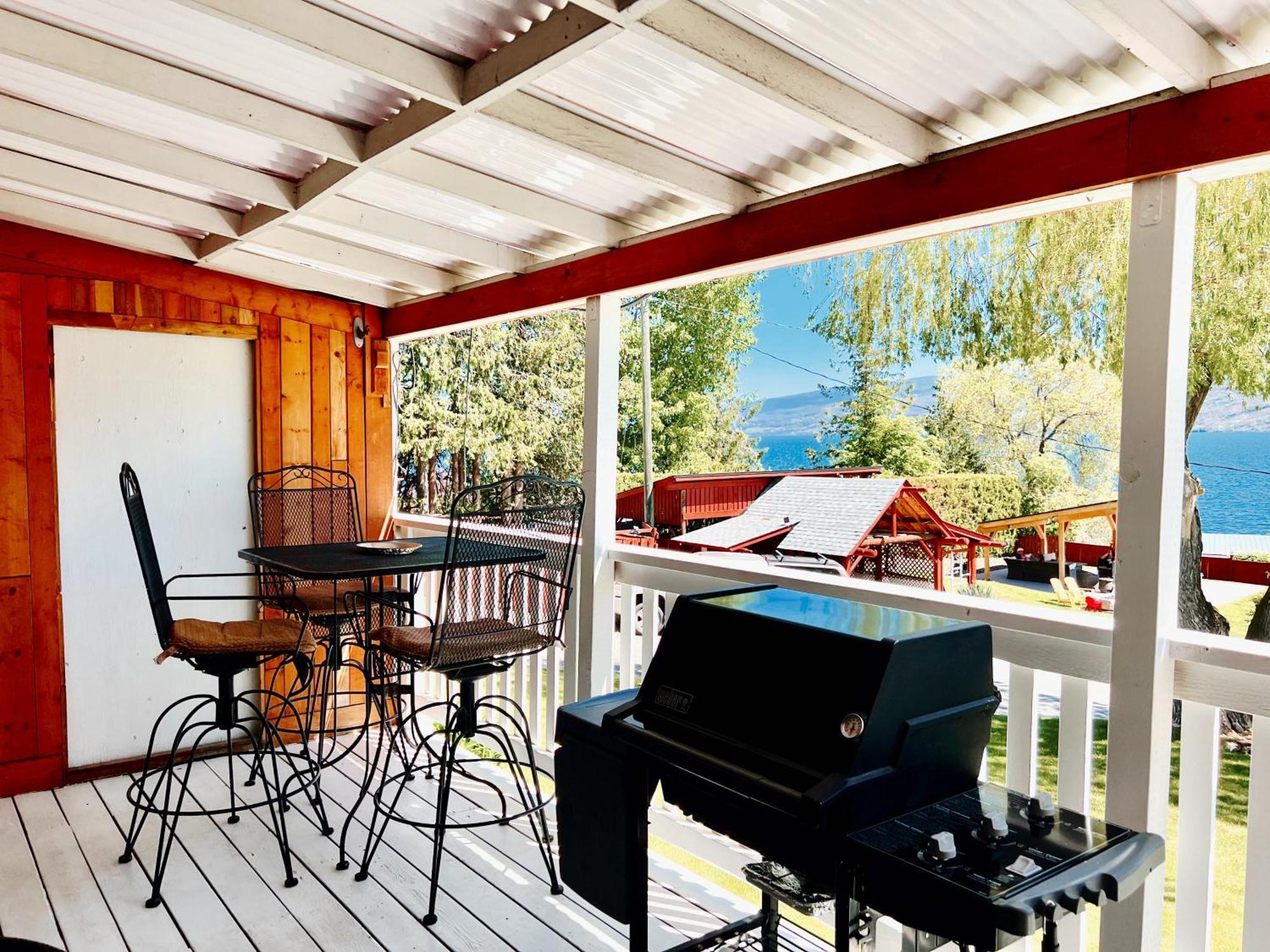 Peachland Beach Resort 외부 사진
