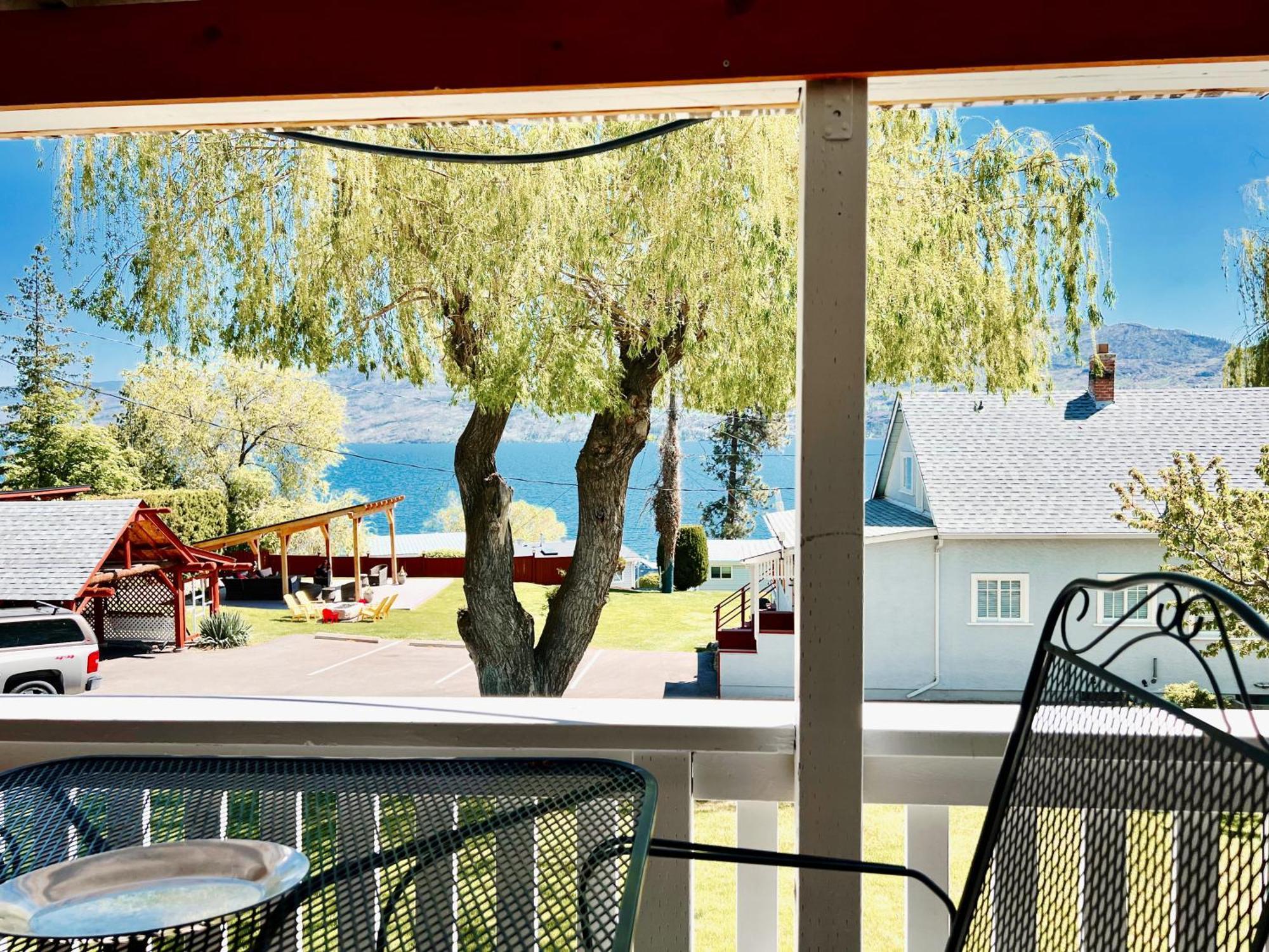 Peachland Beach Resort 외부 사진