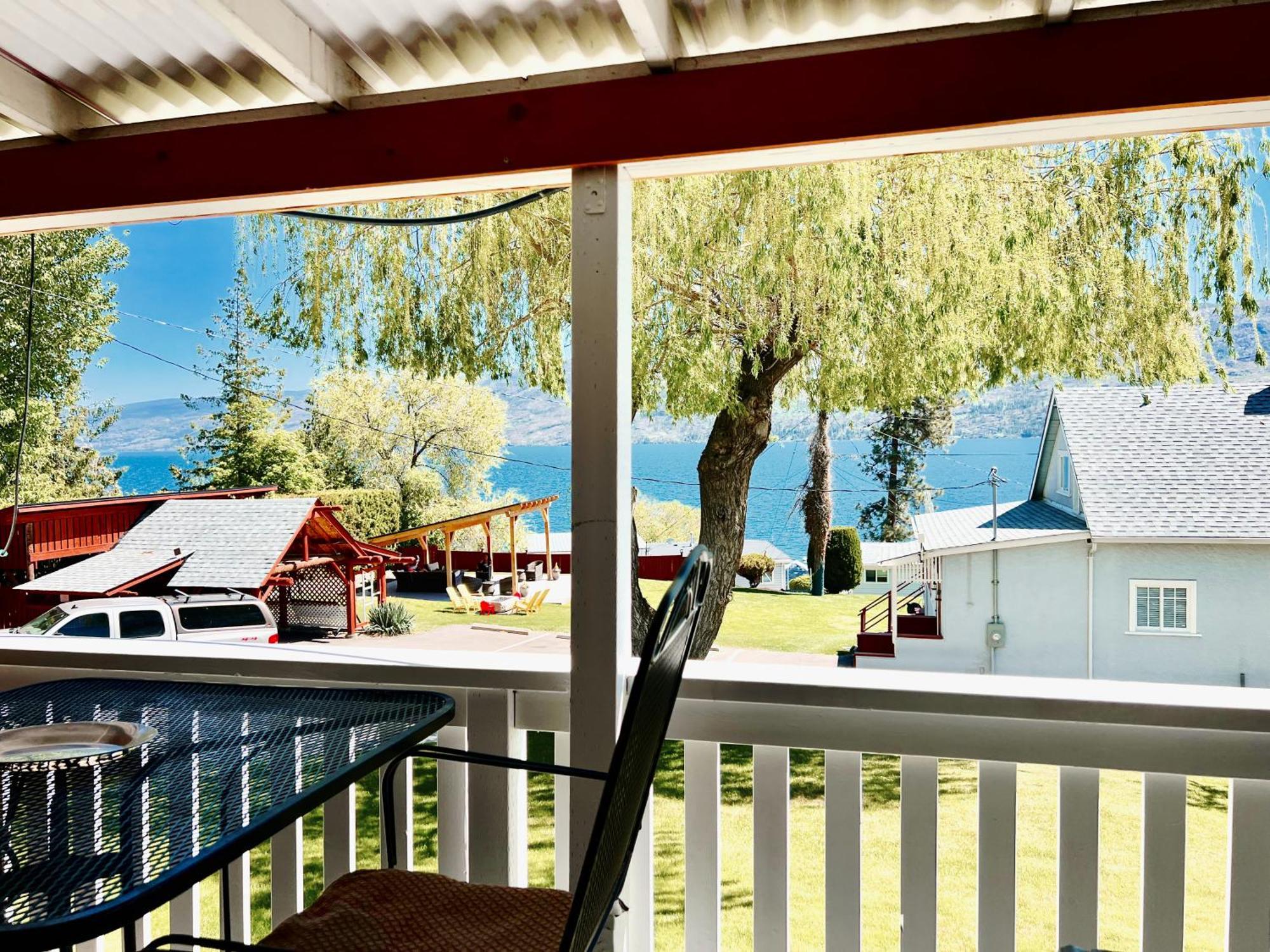Peachland Beach Resort 외부 사진