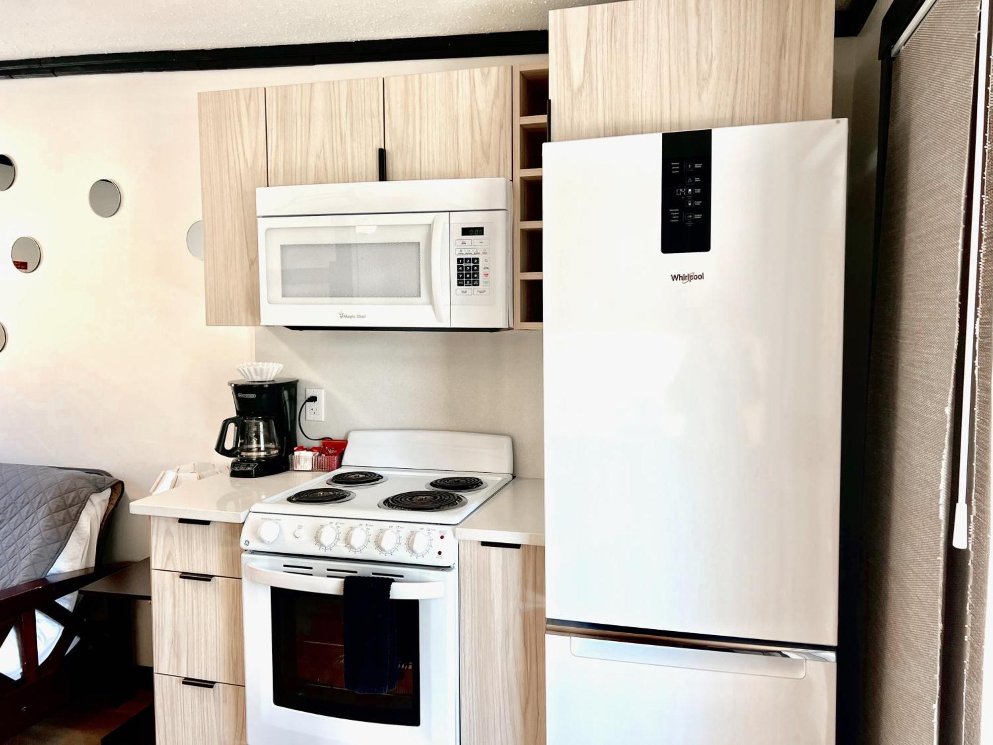 Peachland Beach Resort 외부 사진