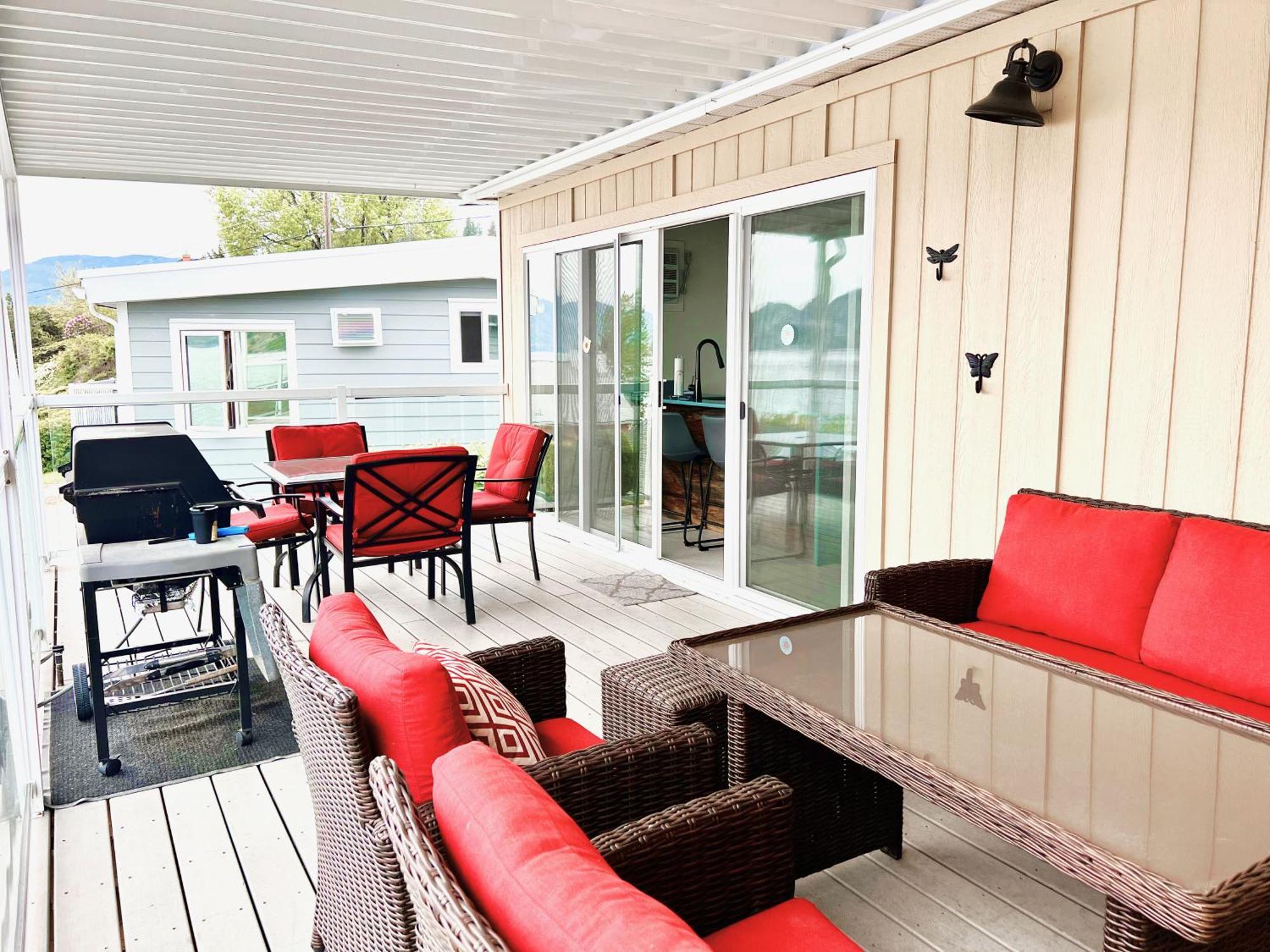 Peachland Beach Resort 외부 사진